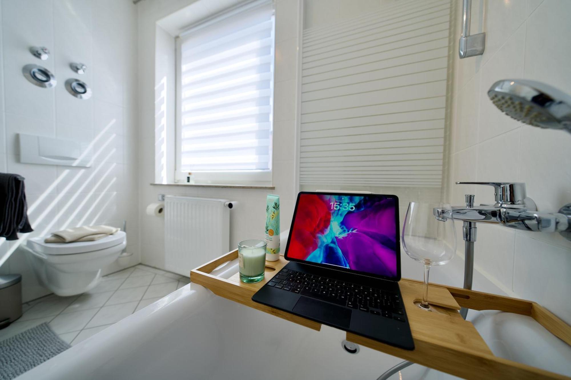 Edler Wohnraum Schwanenteich-Oase Mit Balkon, Kaffeevollautomat, Lift & Parkplatz Zwickau Exterior foto